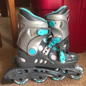 Barely worn OBX women’s skate set
